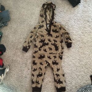 🌿5/$25 Carter’s Moose Fleece w/Hood Size 9M